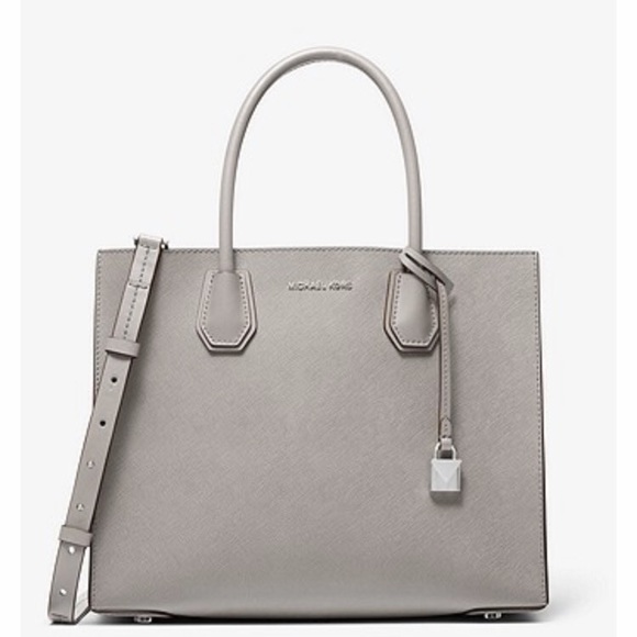 Michael Kors voyager saffiano in pearl grey.